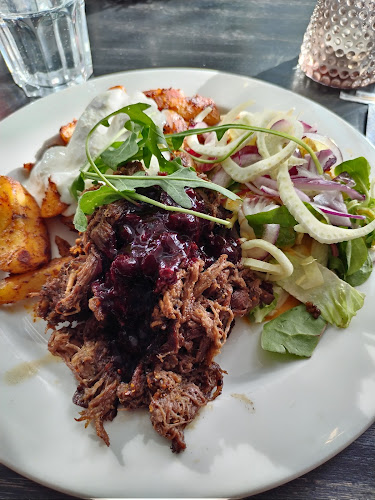 Iloisen Pojan Street Food Bar Open Times