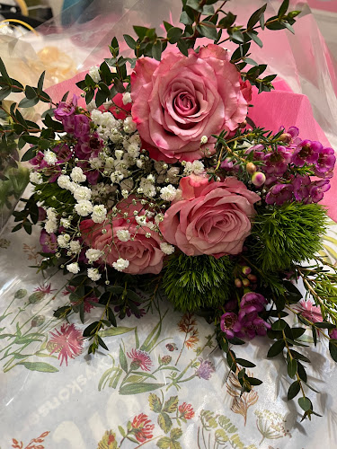 Laakson Karkki K&G ( kioski jäätelä kahvi ) - Ravintola-ala