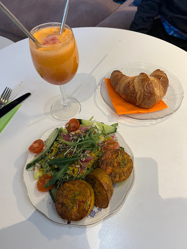 Comments and reviews of Aatos Café