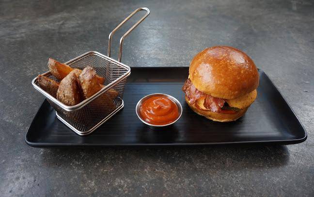 Opinii despre 2 Puuta Bistro & Bar în Hyvinkää - Ravintola-ala