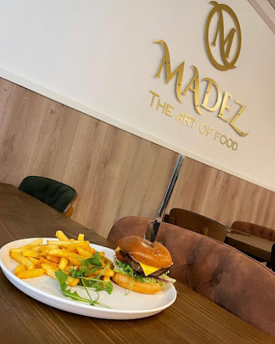 Madez Lounge - Ravintola-ala