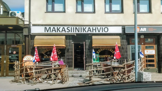Kahvila Iloinen Leipuri Ky (Makasiinikahvio)