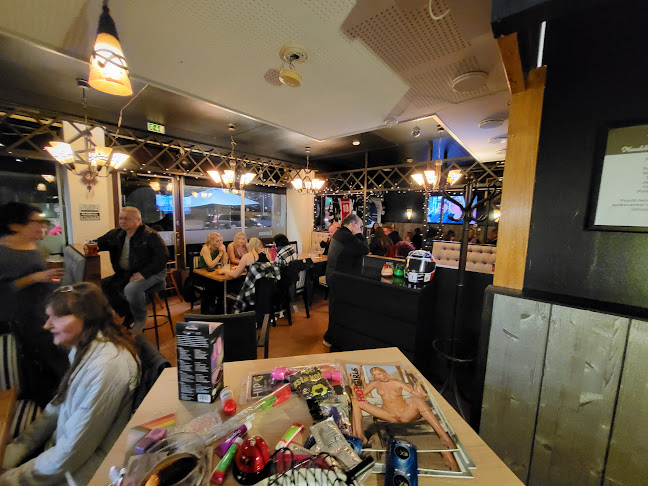 Comentarii opinii despre Naukkaava Käki