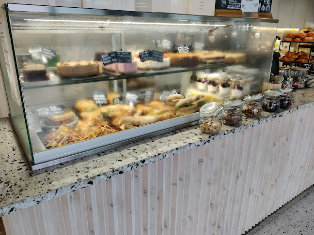 Comentarii opinii despre Lauran Kaffila