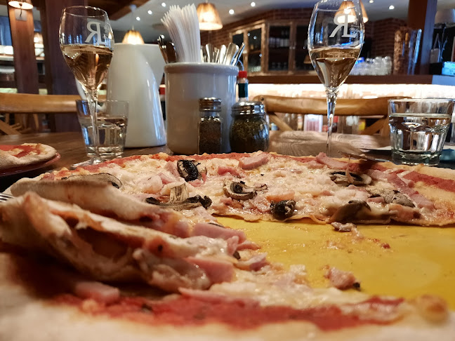 Classic Pizza Restaurant