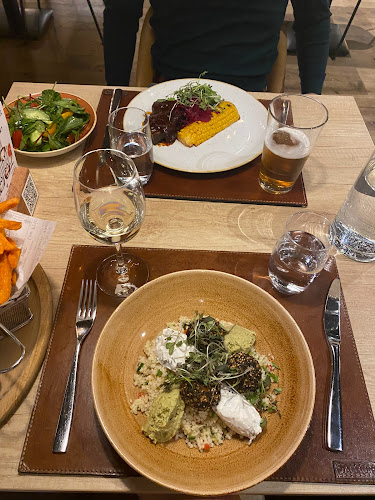 Ravintola Kitchen & Table Helsinki Airport