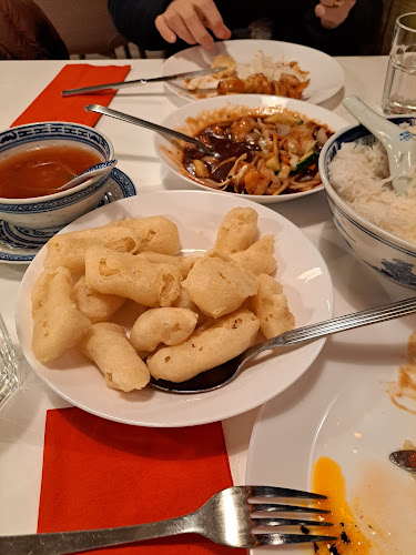 Kiinalainen Ravintola Pilvi ja Järvi Open Times