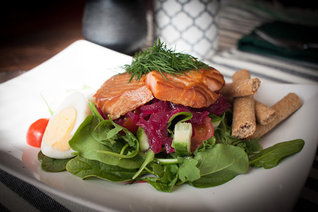 Comentarii opinii despre Bistro Neljä Kaesaa