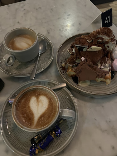 Comentarii opinii despre Cafe & Bar 21