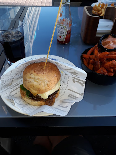 Comentarii opinii despre Blind Burger