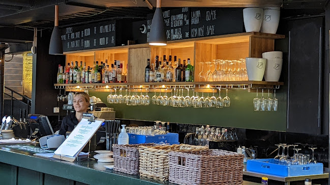 Opinii despre Korjaamo Baari & Keittiö în Helsinki - Ravintola-ala