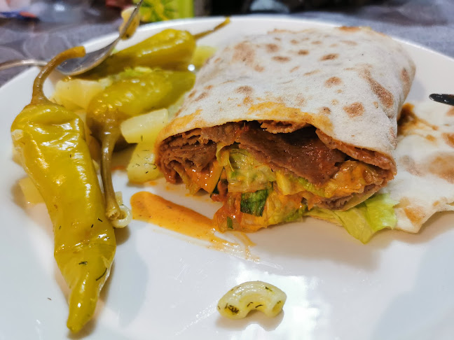 Hyllykalio deniz kebab pizzeria - Ravintola-ala